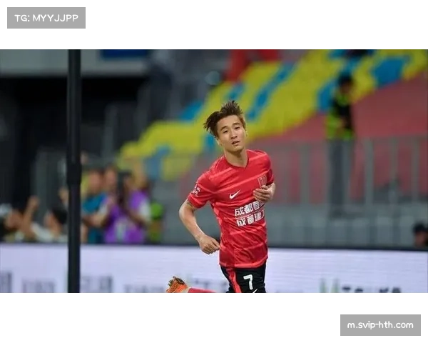 成都蓉城变阵四后卫高位逼抢 新帅阿洛伊西首秀激活韦世豪边路爆点 成都蓉城变阵四后卫高位逼抢 新帅阿洛伊西首秀激活韦世豪边路爆点